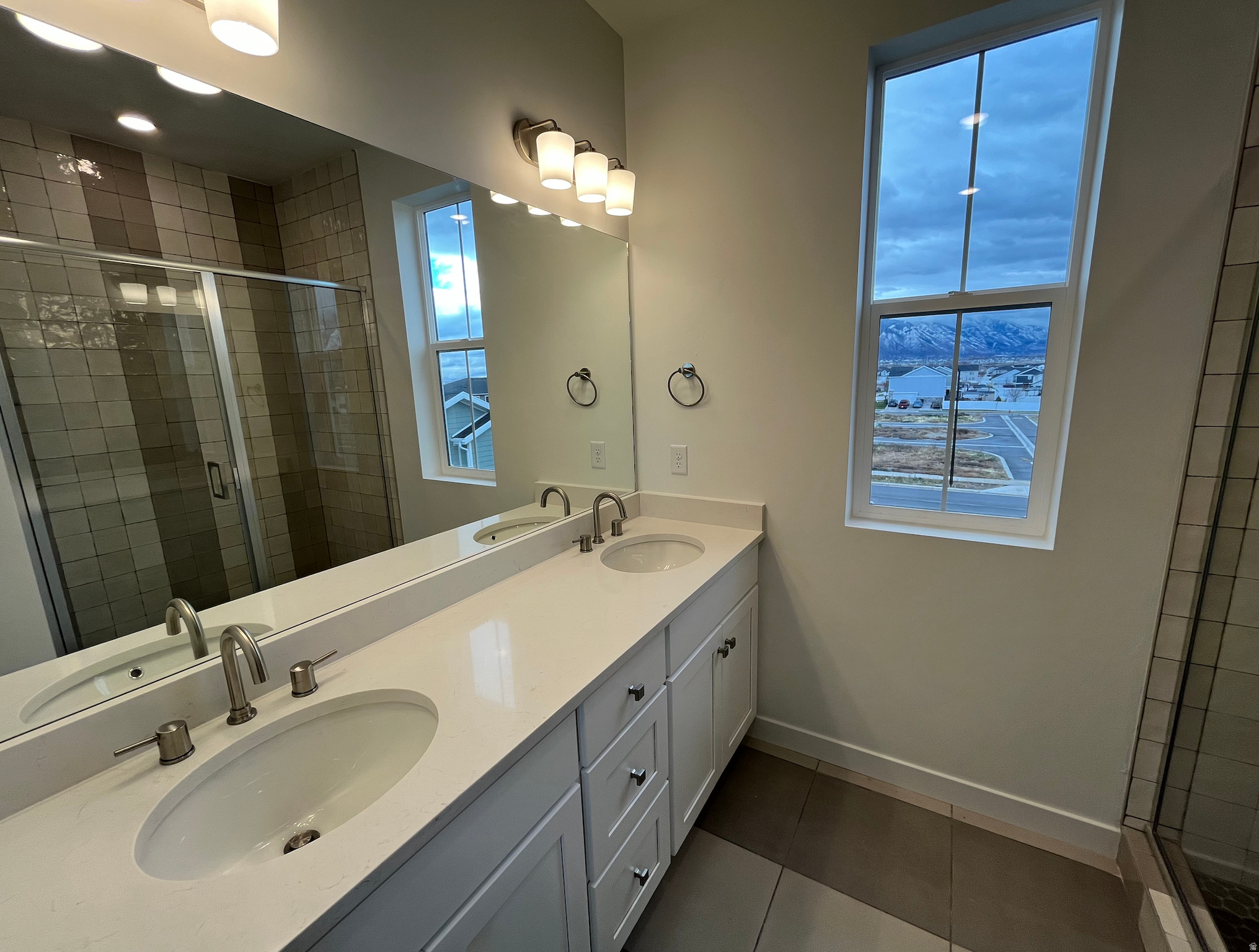 HUNTINGTON RANCH - Residential Income