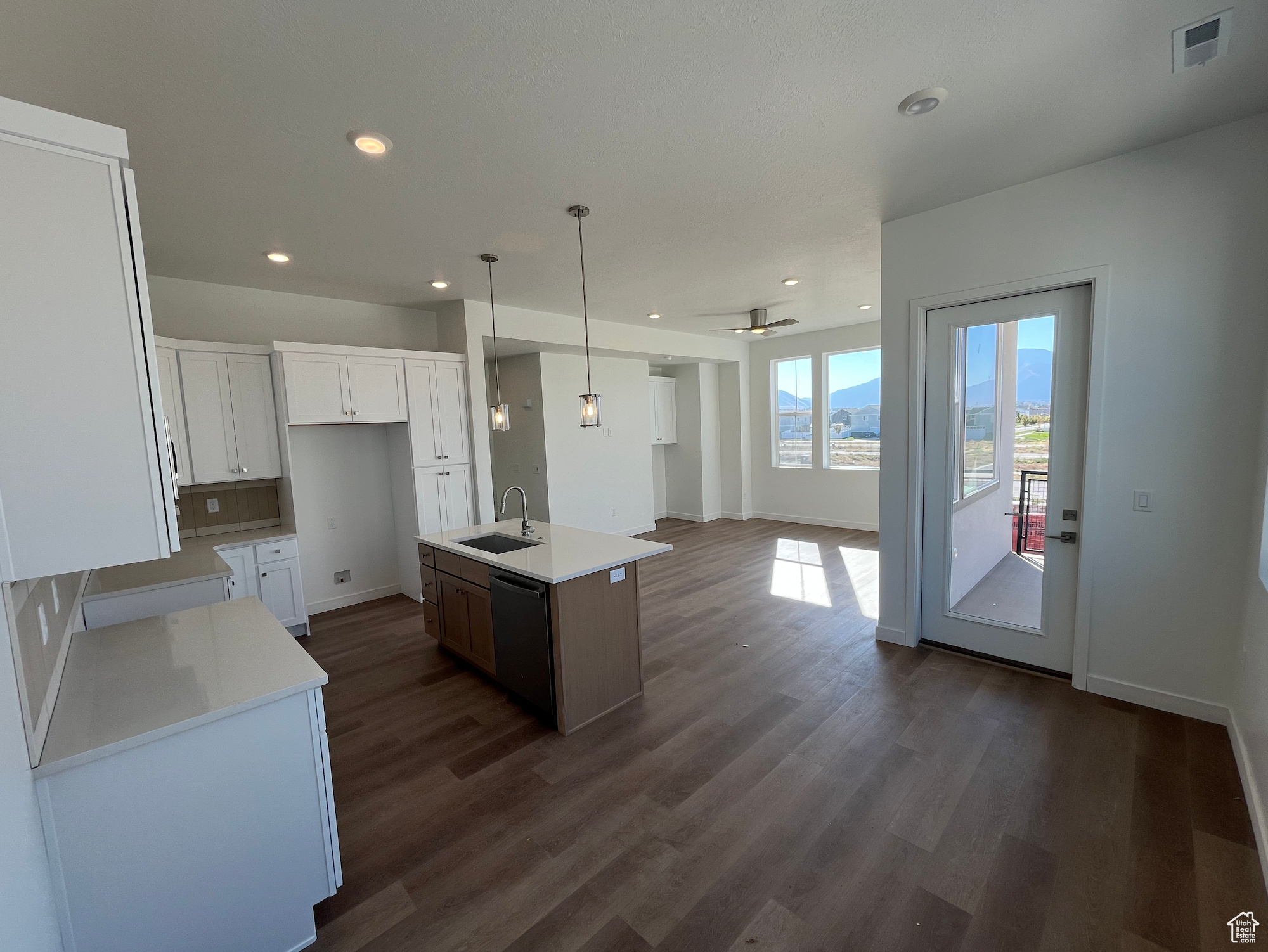 HUNTINGTON RANCH - Residential Income