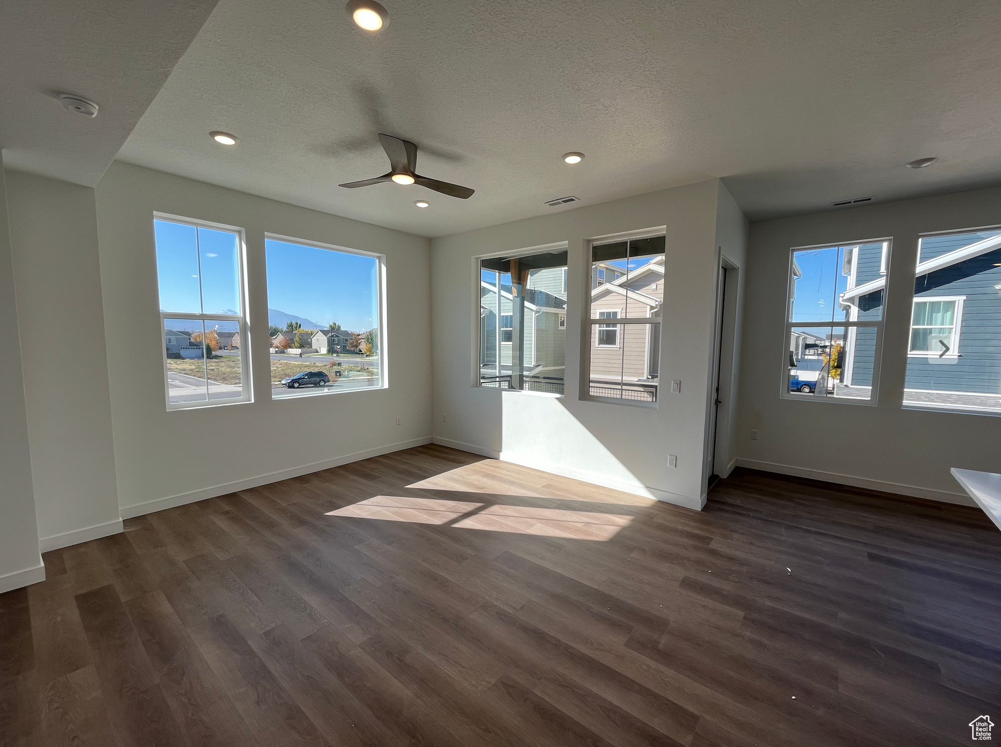 HUNTINGTON RANCH - Residential Income