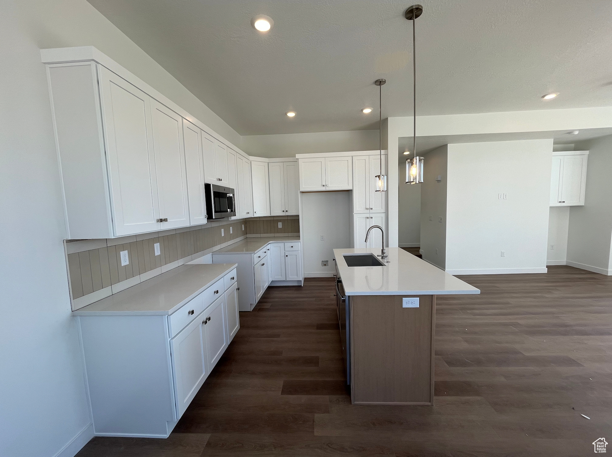 HUNTINGTON RANCH - Residential Income