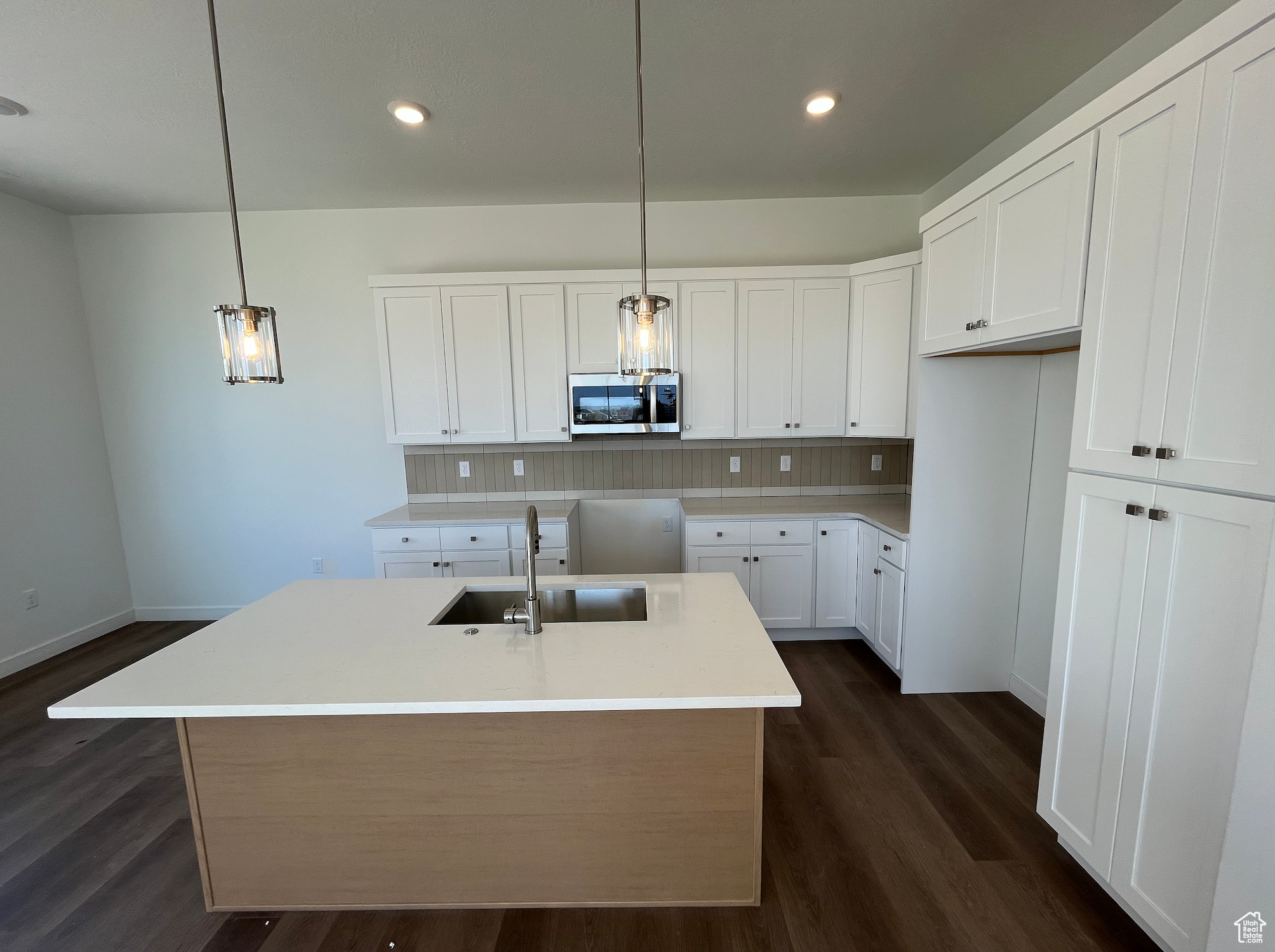 HUNTINGTON RANCH - Residential Income