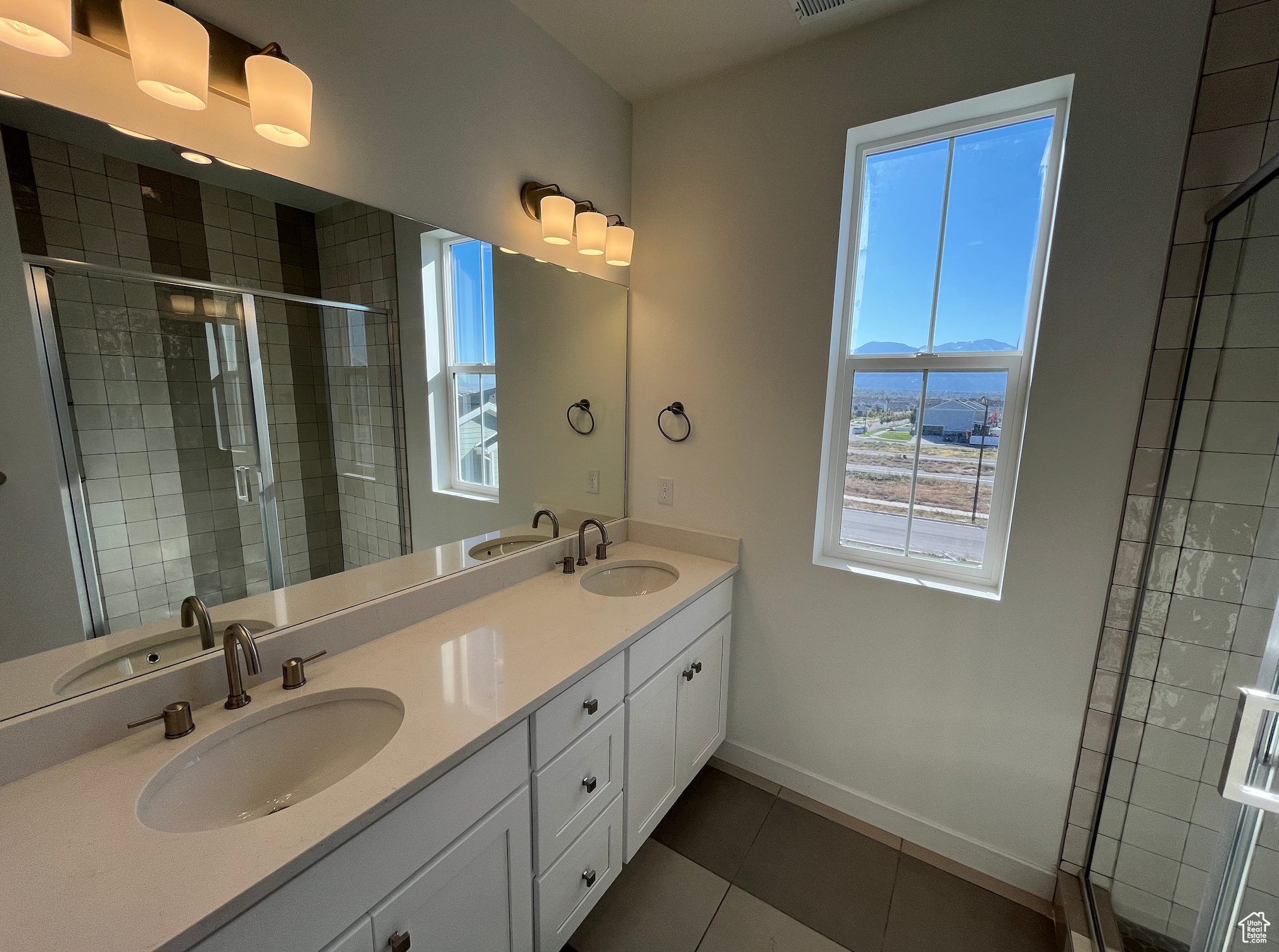 HUNTINGTON RANCH - Residential Income