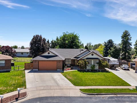 Photo of 5558 S 400 W, Washington Terrace, UT 84405 (MLS # 2166743)