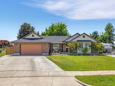 Tiny photo for 5558 S 400 W, Washington Terrace, UT 84405 (MLS # 2166743)