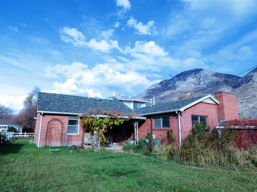 This is such a bonkers-good home. A huge studio in the back that makes for an excellent master suite, or art studio, or host to four simultaneous board game tables with room to spare. A well-appointed yard that leaves you space sufficient to do combat sports, have six drum circles, or build record-setting rock sculptures.  There's a lovely writing nook upstairs, and you can see the parade and stadium fireworks through the window of the loft bedroom. How are you not here yet? Come tour!