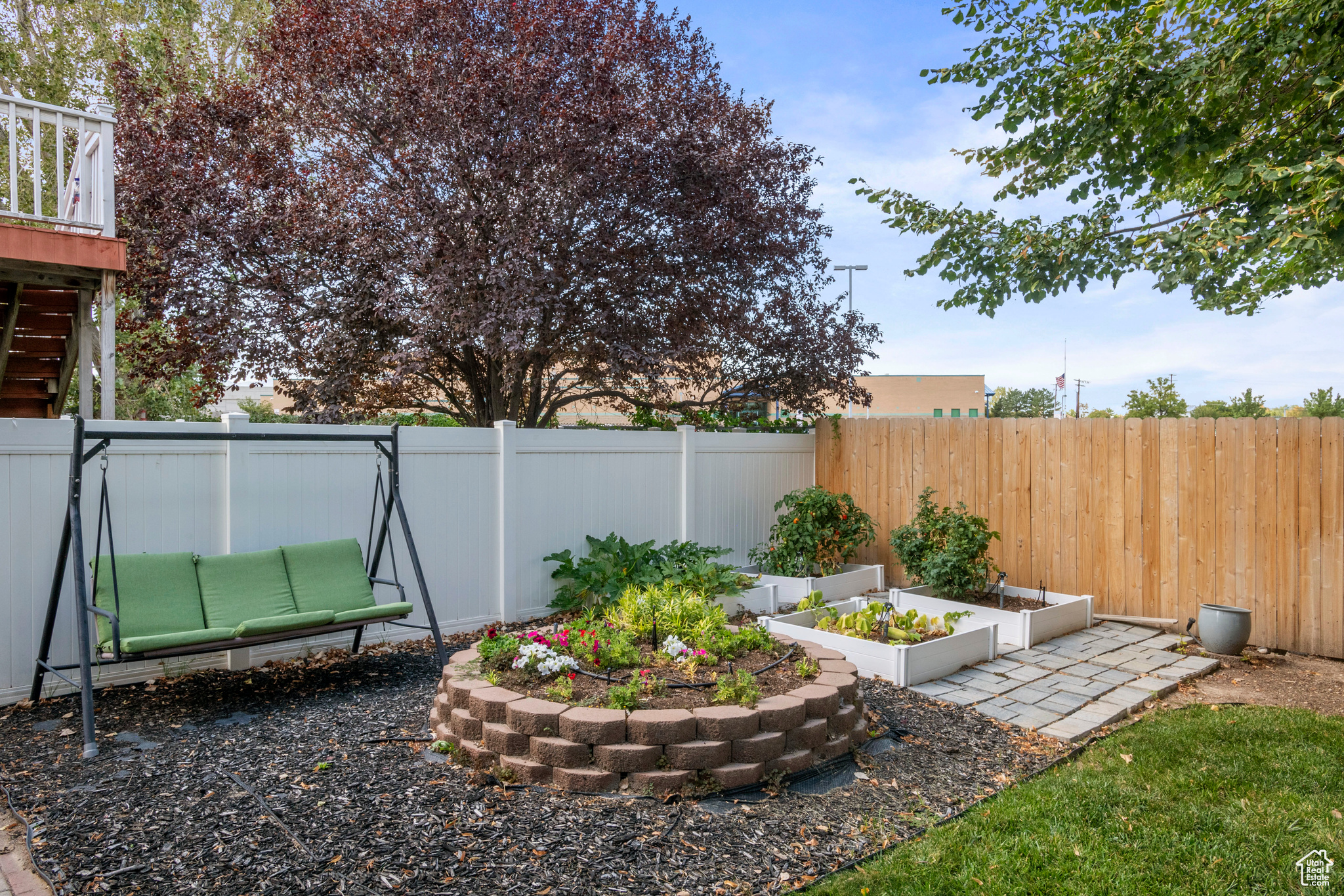 BROADMOOR ESTATES - Residential
