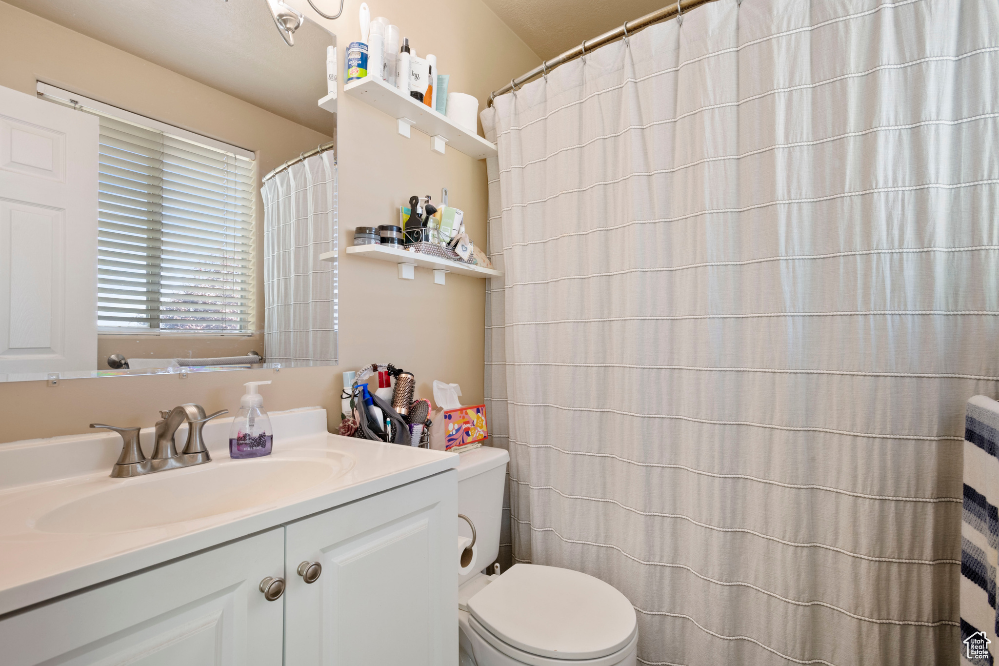 BROADMOOR ESTATES - Residential