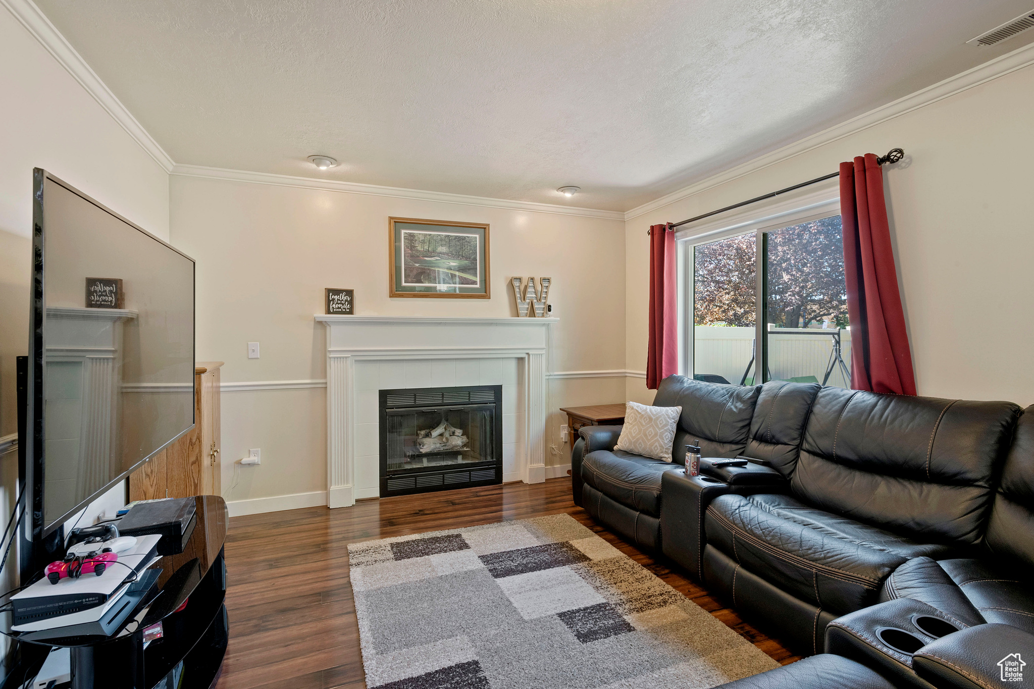 BROADMOOR ESTATES - Residential