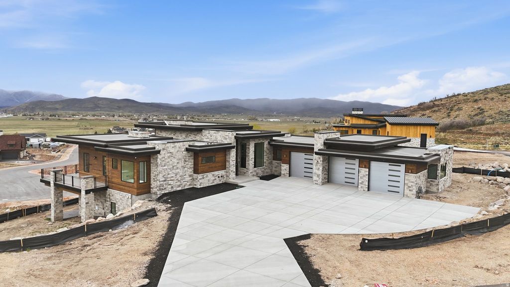 Photo of 952 HIGH COUNTRY LN #14, Francis, UT 84036 (MLS # 2151565)