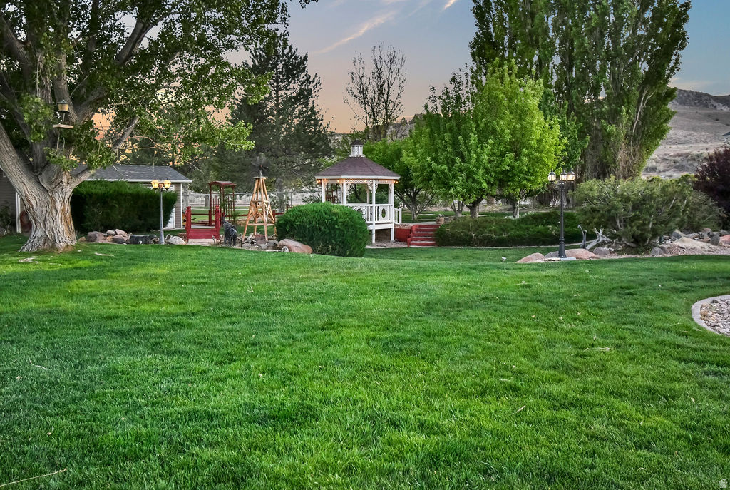 PARK WEST - Residential