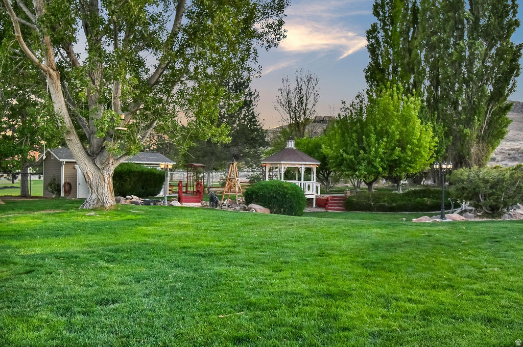 PARK WEST - Residential