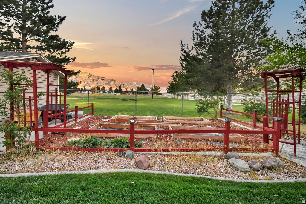 PARK WEST - Residential