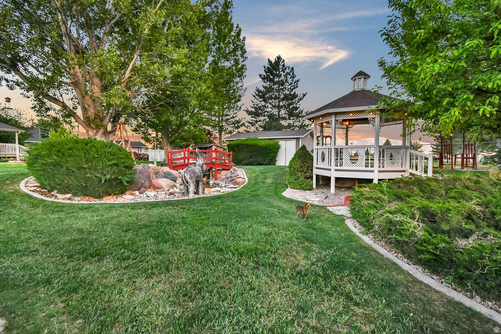 PARK WEST - Residential