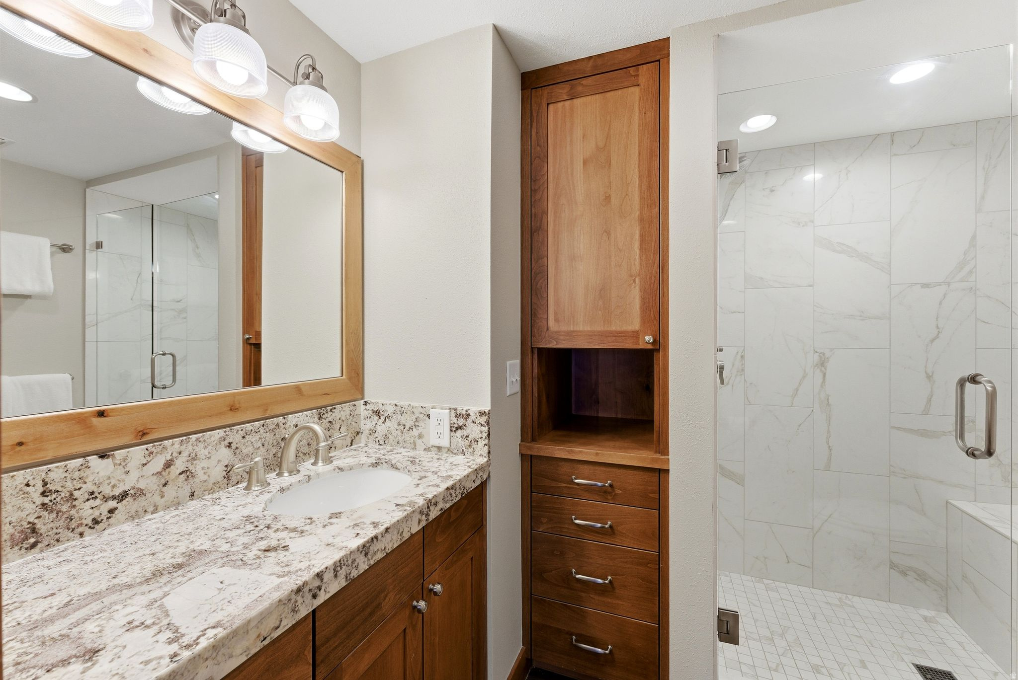 SNOWFLOWER - Residential