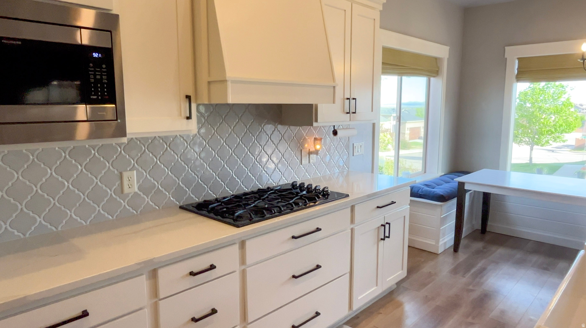 SUNSET CANYON ESTATE - Residential