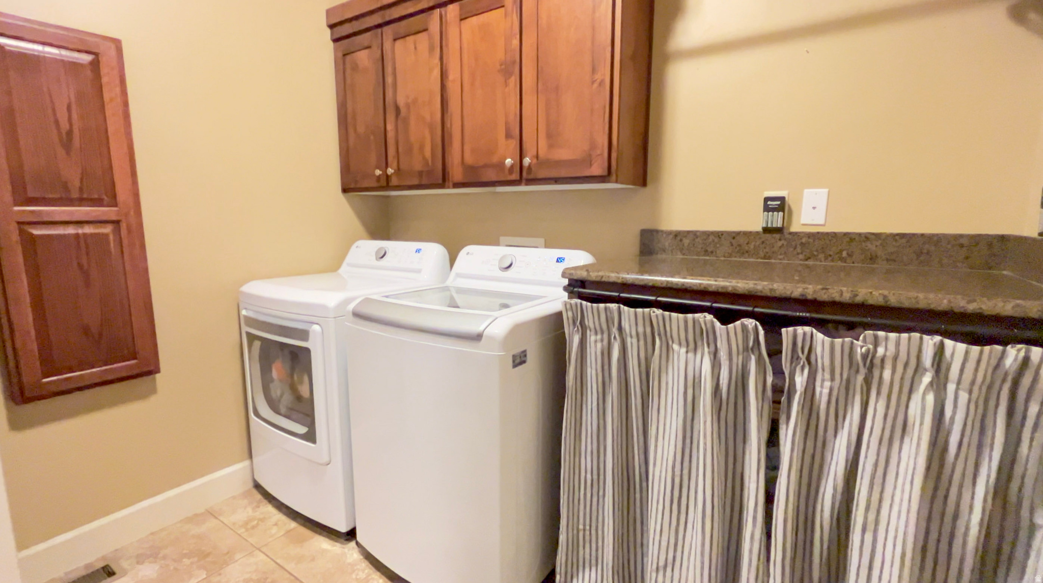 SUNSET CANYON ESTATE - Residential