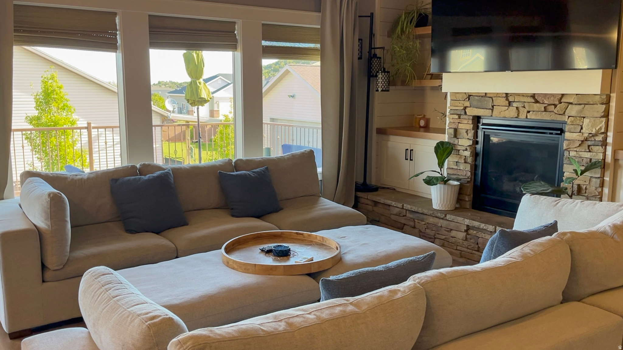 SUNSET CANYON ESTATE - Residential