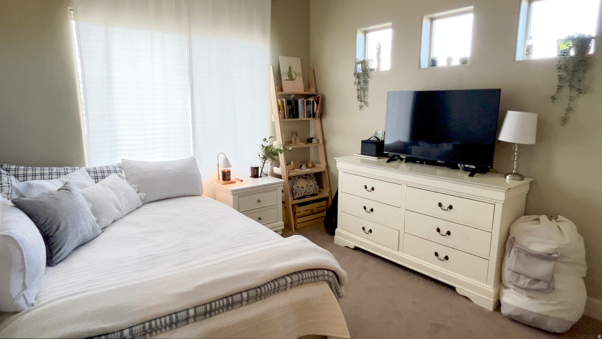 SUNSET CANYON ESTATE - Residential