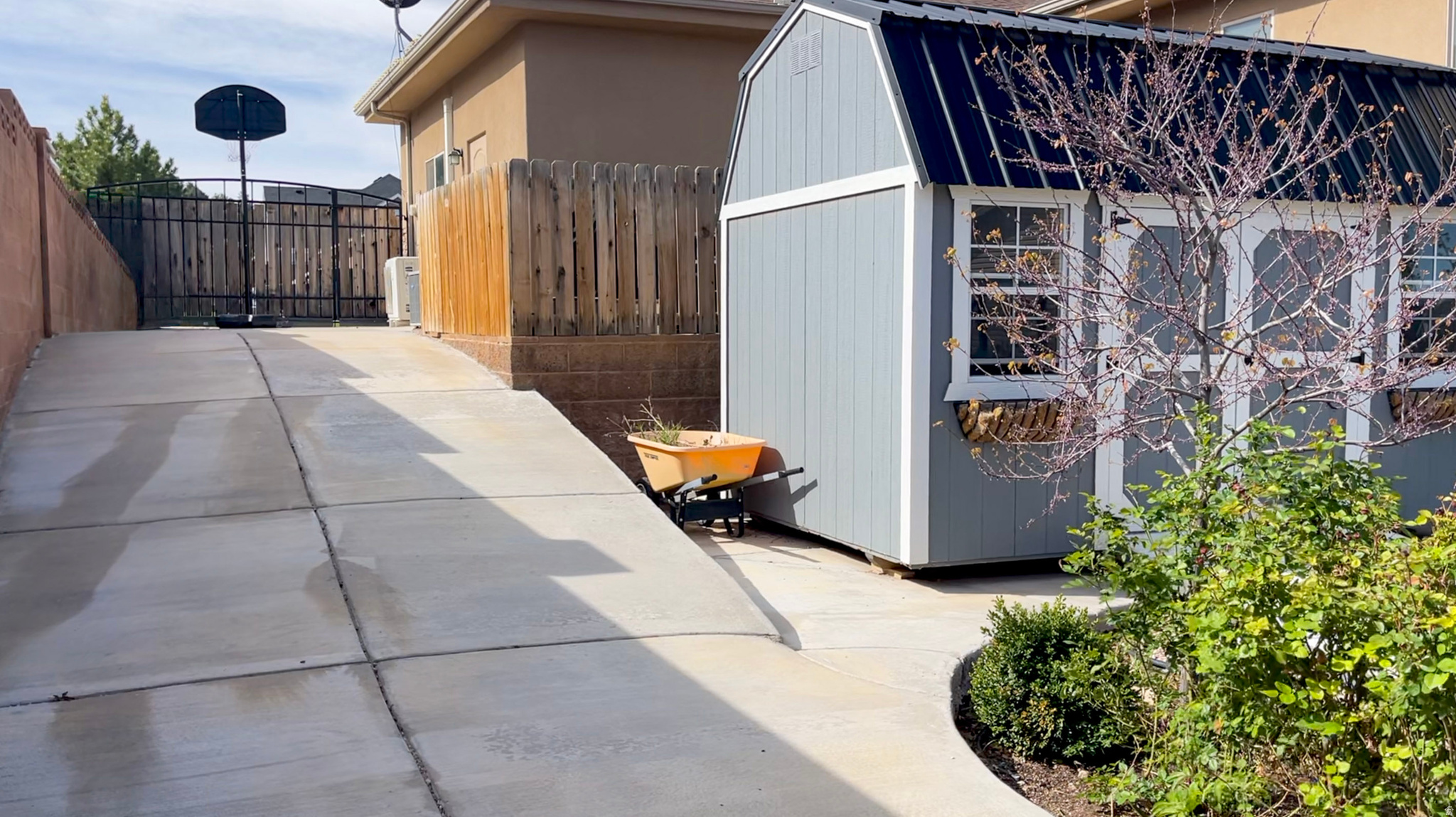 SUNSET CANYON ESTATE - Residential