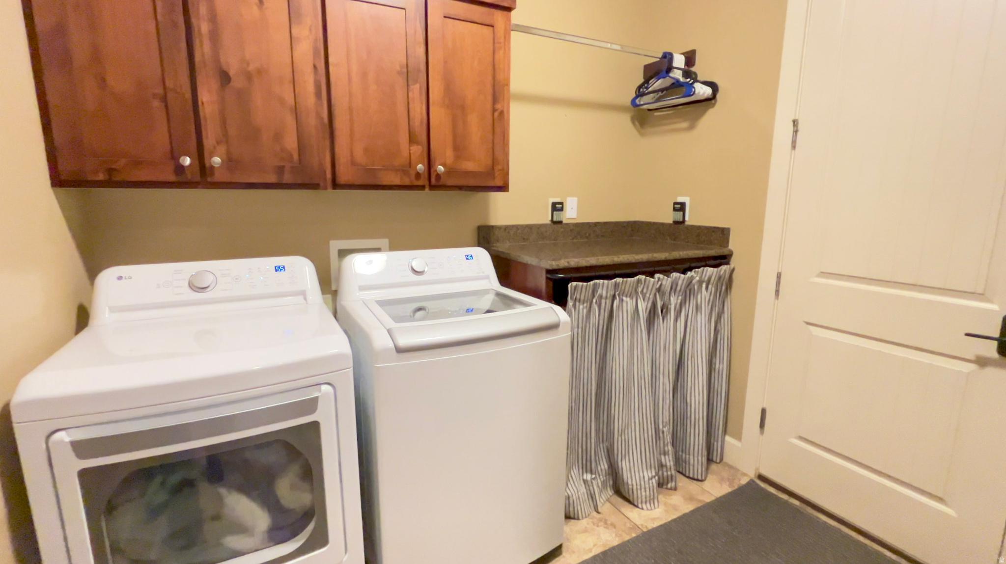 SUNSET CANYON ESTATE - Residential