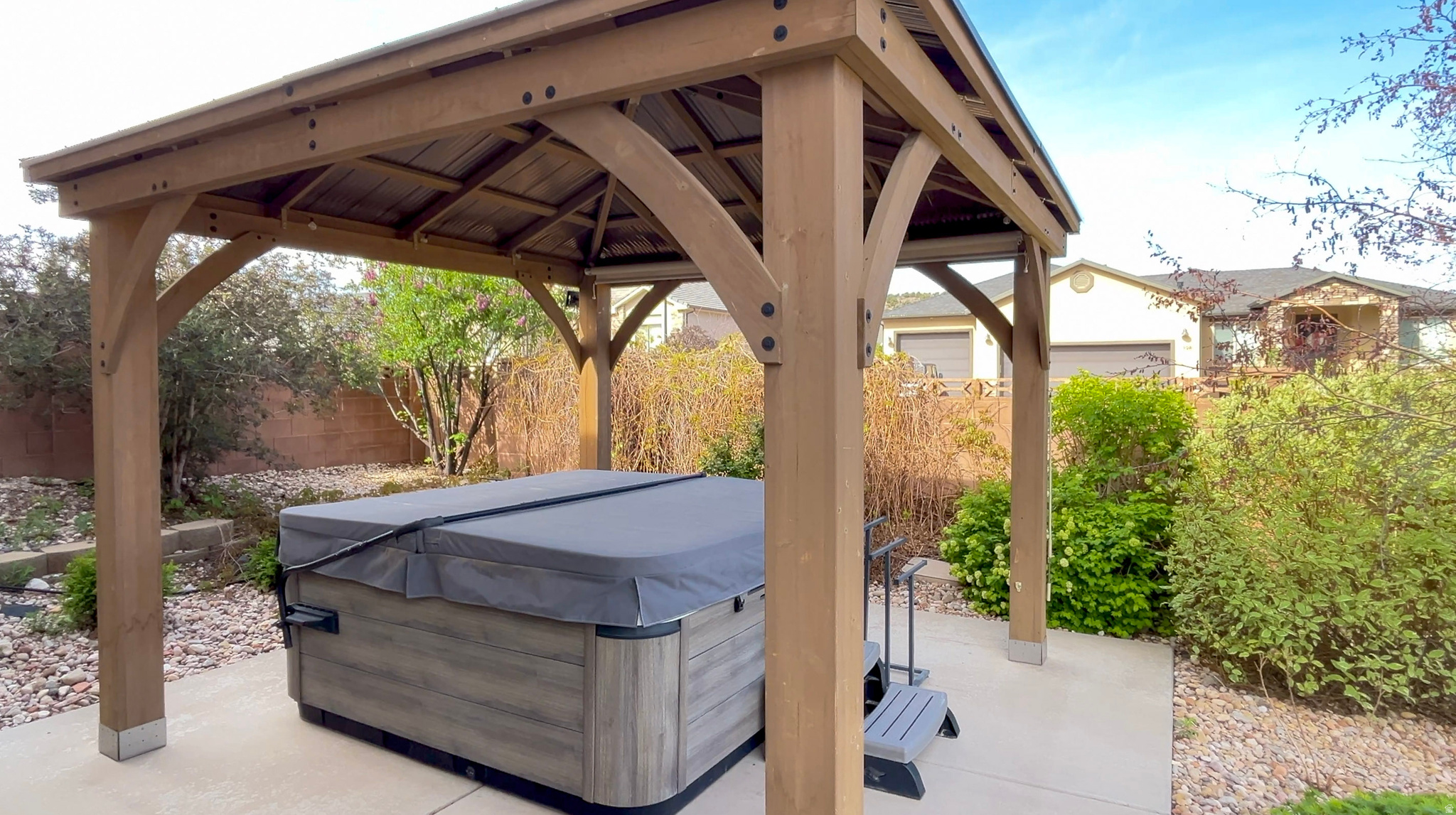 SUNSET CANYON ESTATE - Residential