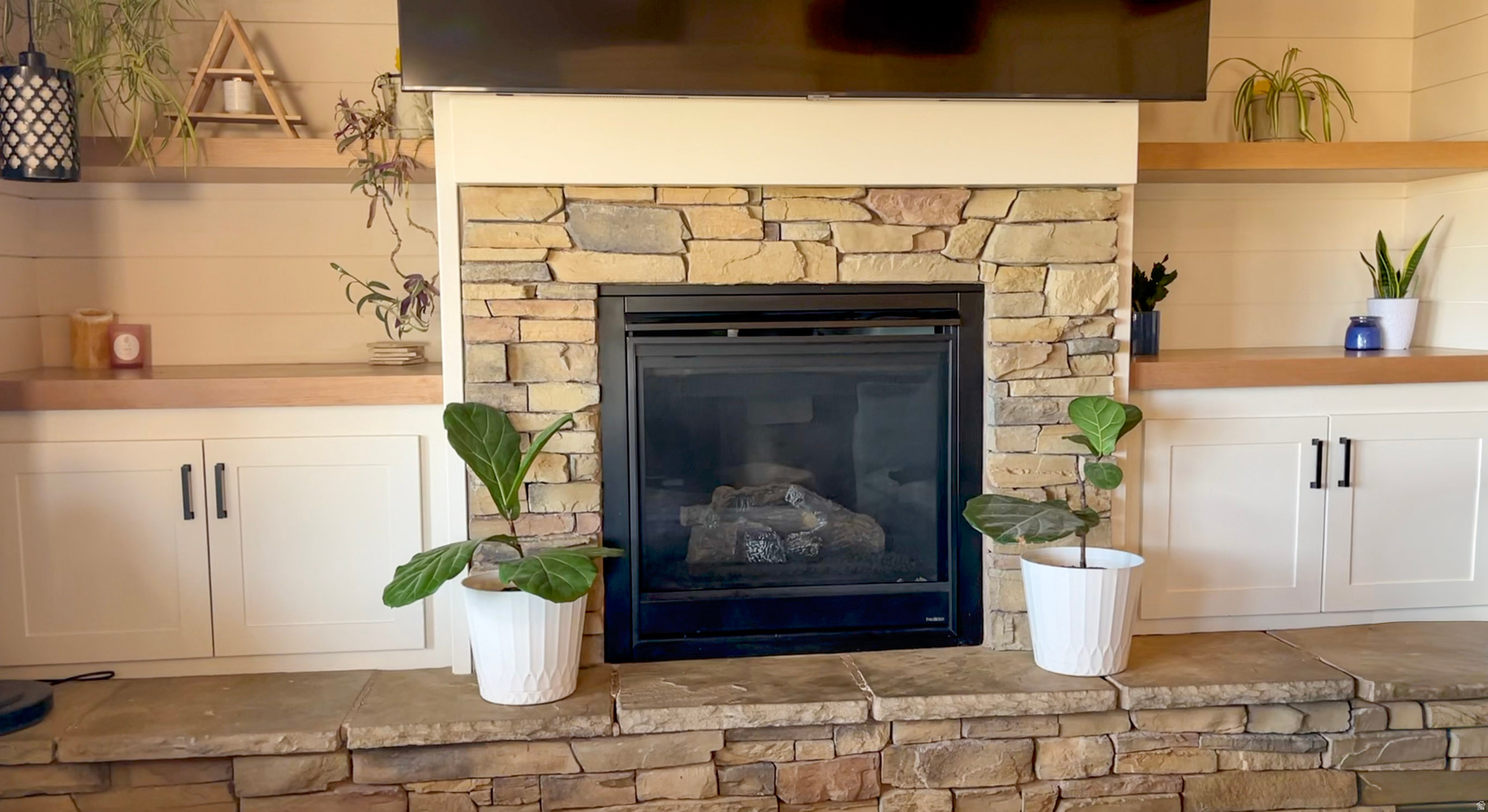 SUNSET CANYON ESTATE - Residential