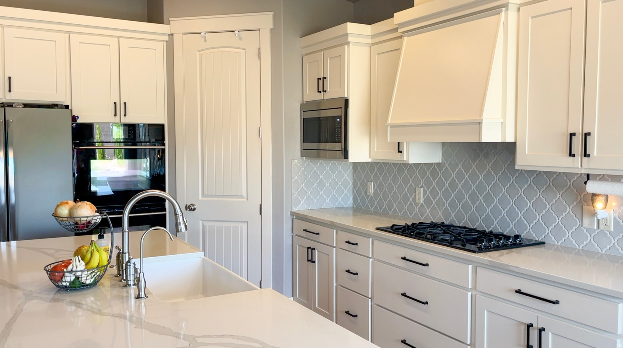 SUNSET CANYON ESTATE - Residential