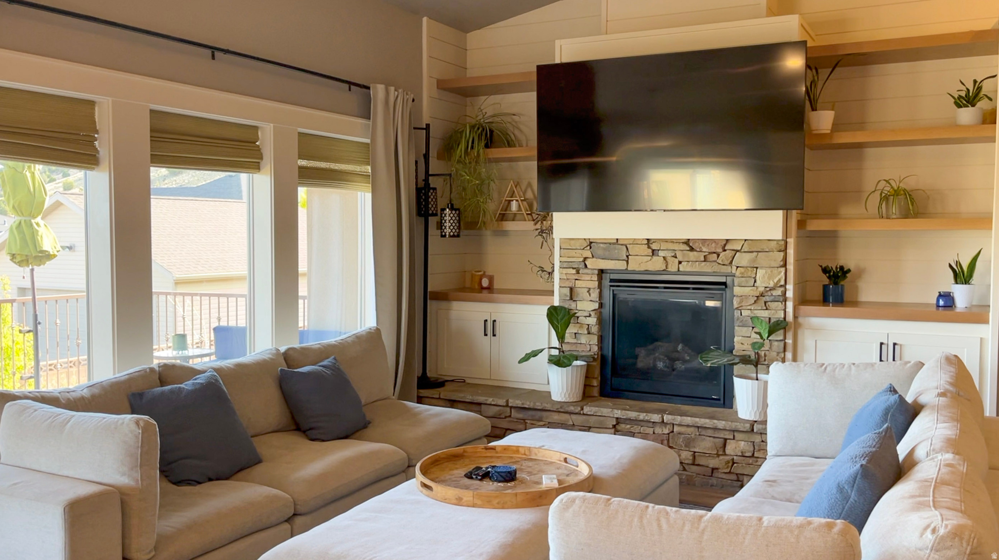 SUNSET CANYON ESTATE - Residential