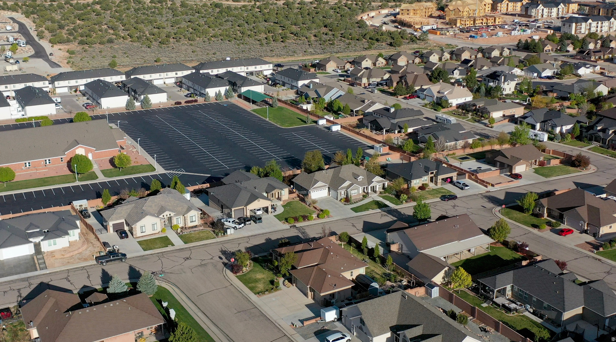 SUNSET CANYON ESTATE - Residential