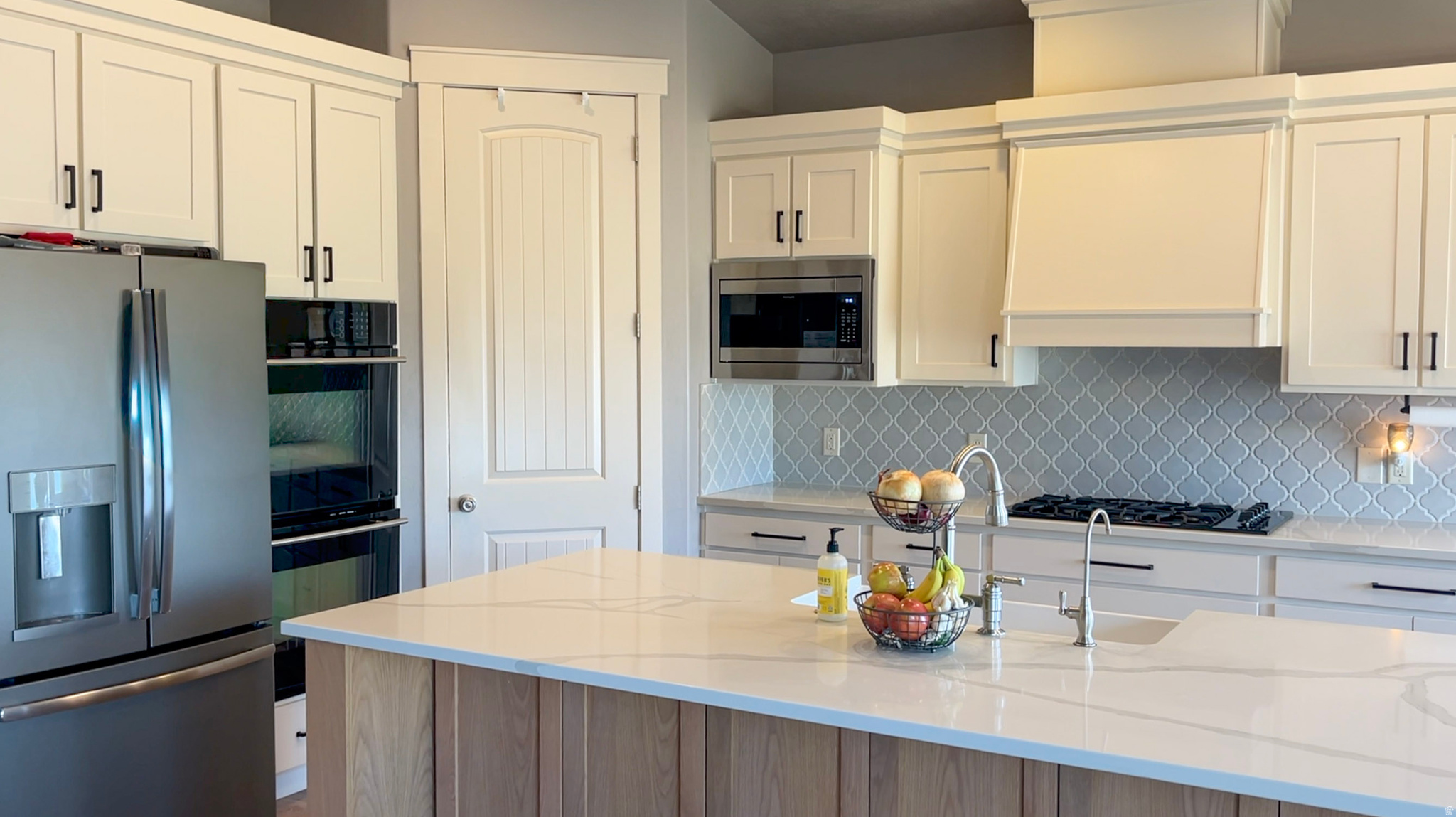 SUNSET CANYON ESTATE - Residential