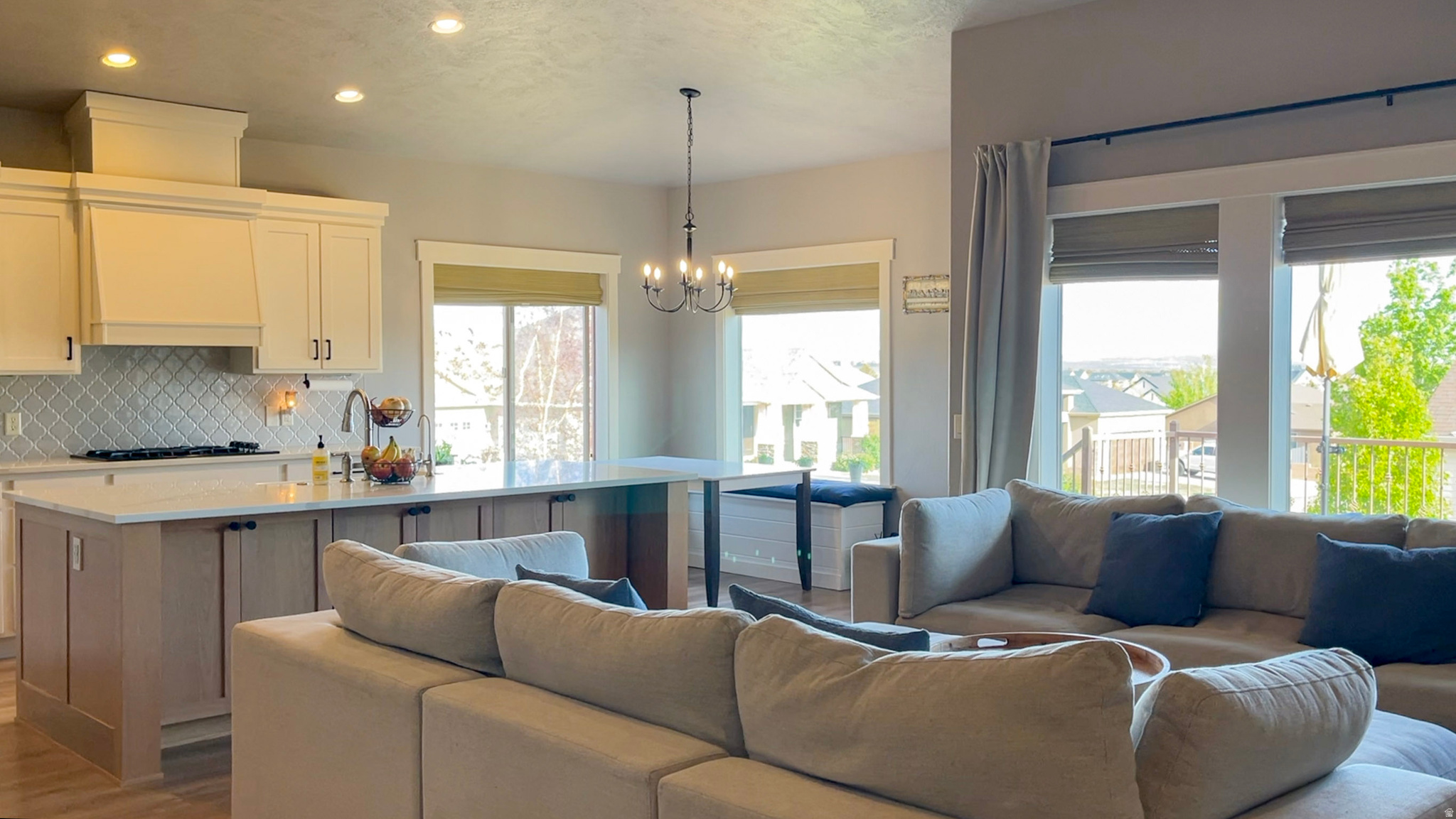 SUNSET CANYON ESTATE - Residential