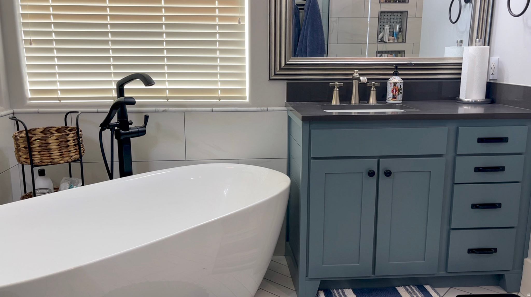 SUNSET CANYON ESTATE - Residential