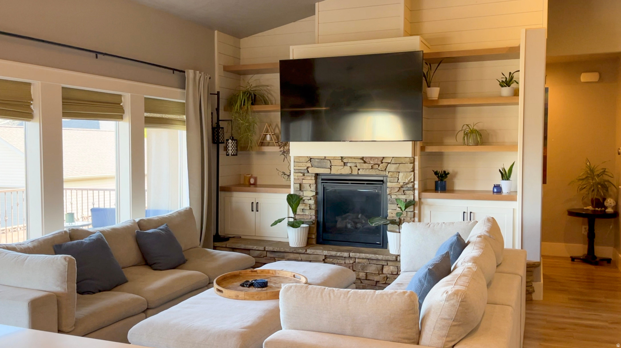 SUNSET CANYON ESTATE - Residential