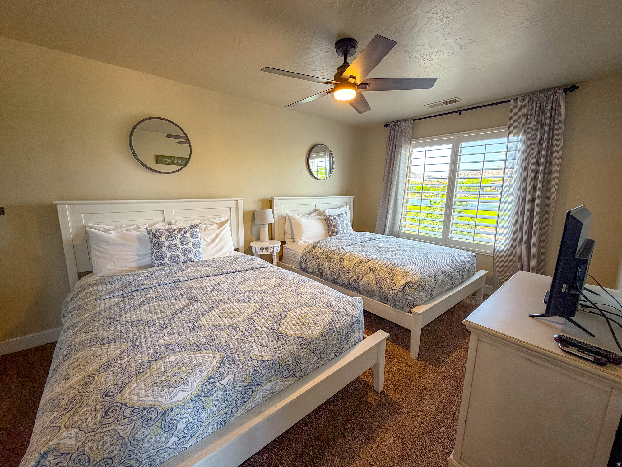 ESCAPES AT THE LEDGES PH 1 - Residential
