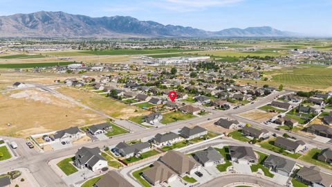 Tiny photo for 2622 W VALLEY VIEW DR, Tremonton, UT 84337 (MLS # 2166782)