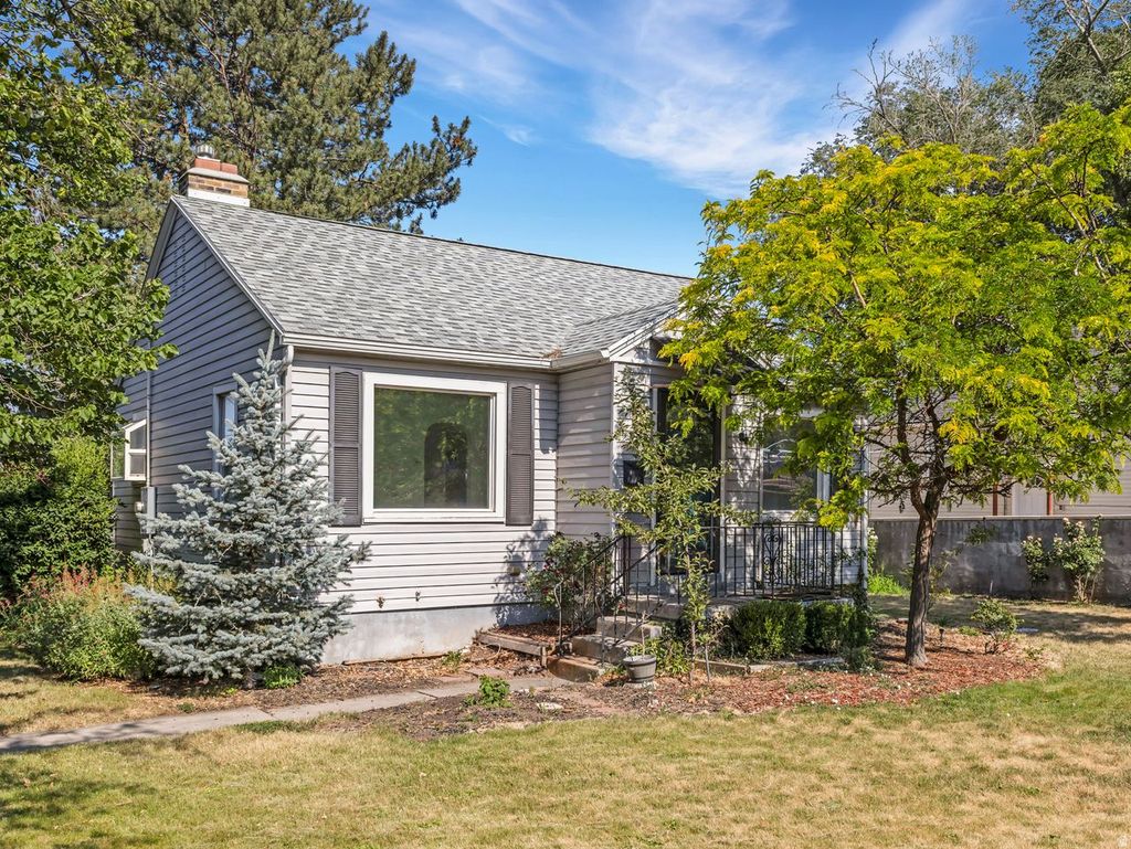 Photo of 2830 S 2300 E, Salt Lake City, UT 84109 (MLS # 2167739)