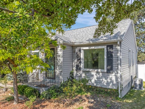 Homes For Sale - 2830 S 2300<br/> Salt Lake City, UT 84109