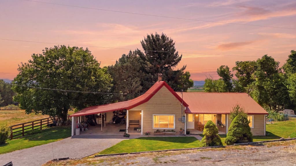 Photo of 425 N STATE ST, Richmond, UT 84333 (MLS # 2172904)