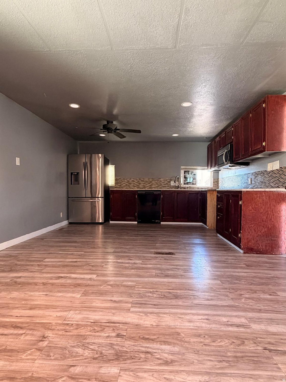 SUNSET VISTA PARK - Residential