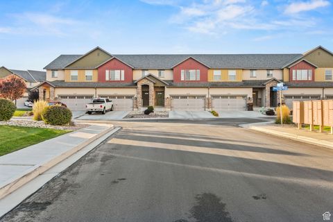 Tiny photo for 1219 N BAYCREST DR, Saratoga Springs, UT 84045 (MLS # 2114962)
