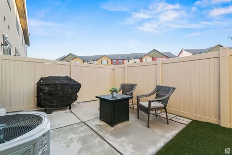 Tiny photo for 1219 N BAYCREST DR, Saratoga Springs, UT 84045 (MLS # 2114962)
