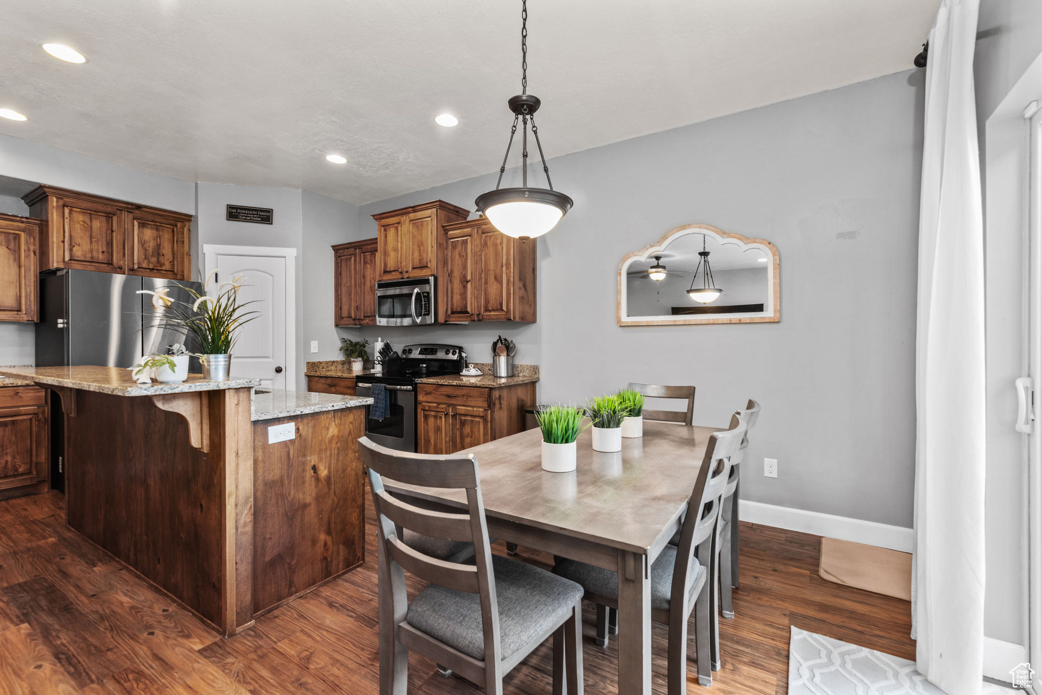 THE COVE - Residential