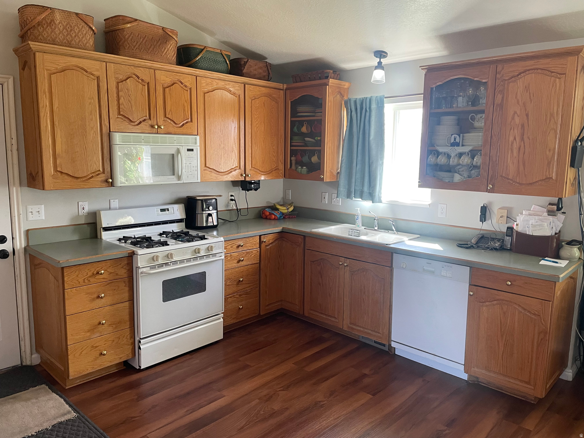 PARK WEST - Residential