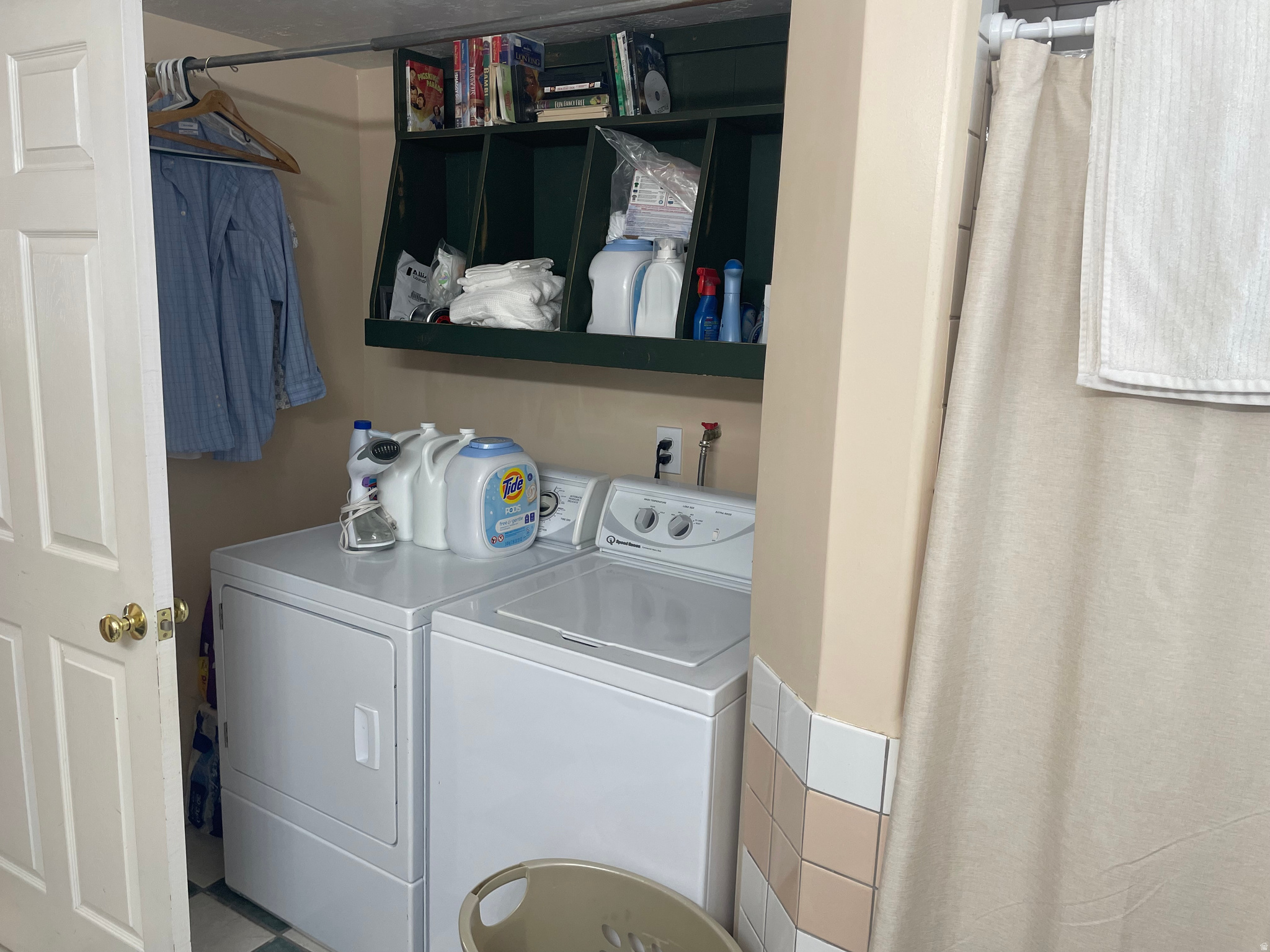 PARK WEST - Residential