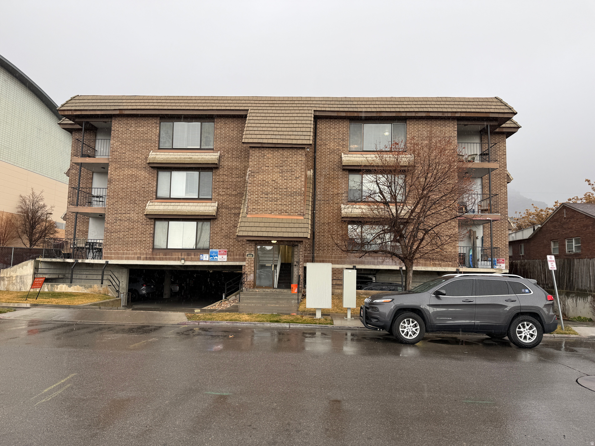 COURTSIDE - Residential