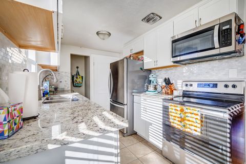 Tiny photo for 998 E 40 N, Springville, UT 84663 (MLS # 2132792)