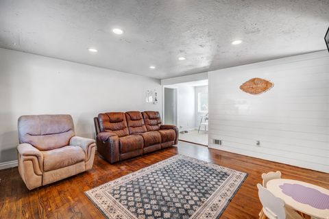 Tiny photo for 998 E 40 N, Springville, UT 84663 (MLS # 2132792)