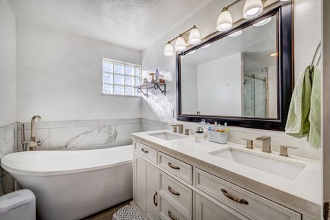 Tiny photo for 998 E 40 N, Springville, UT 84663 (MLS # 2132792)