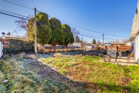 Tiny photo for 998 E 40 N, Springville, UT 84663 (MLS # 2132792)