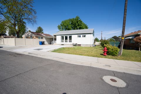Tiny photo for 452 W 5300 S, Washington Terrace, UT 84405 (MLS # 2157481)